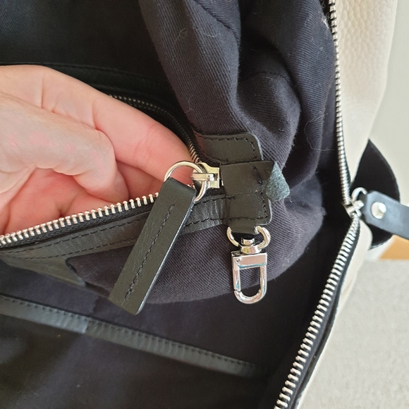 Backpack - Picture 8 of 17